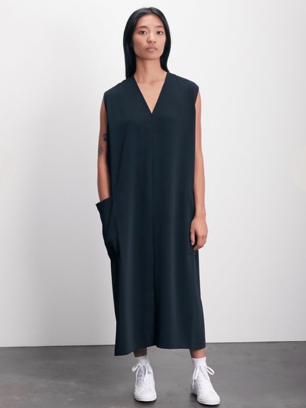 Roucha Dom V-Neck Patch Pocket Drape Dress Navy D